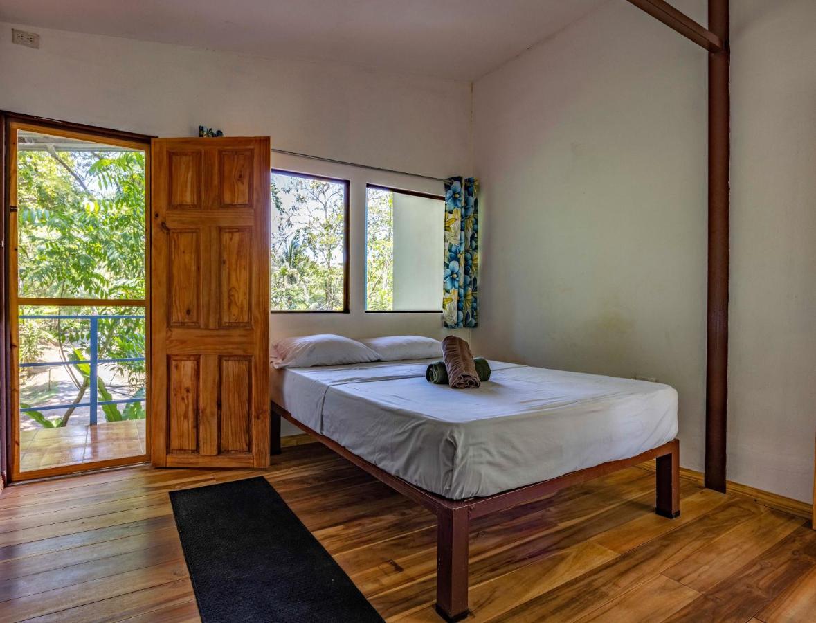 Uvita River Guesthouse Экстерьер фото