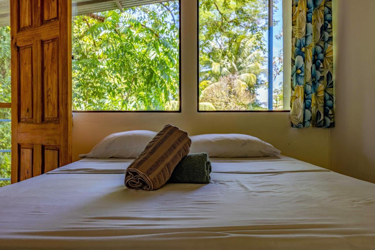 Uvita River Guesthouse Экстерьер фото